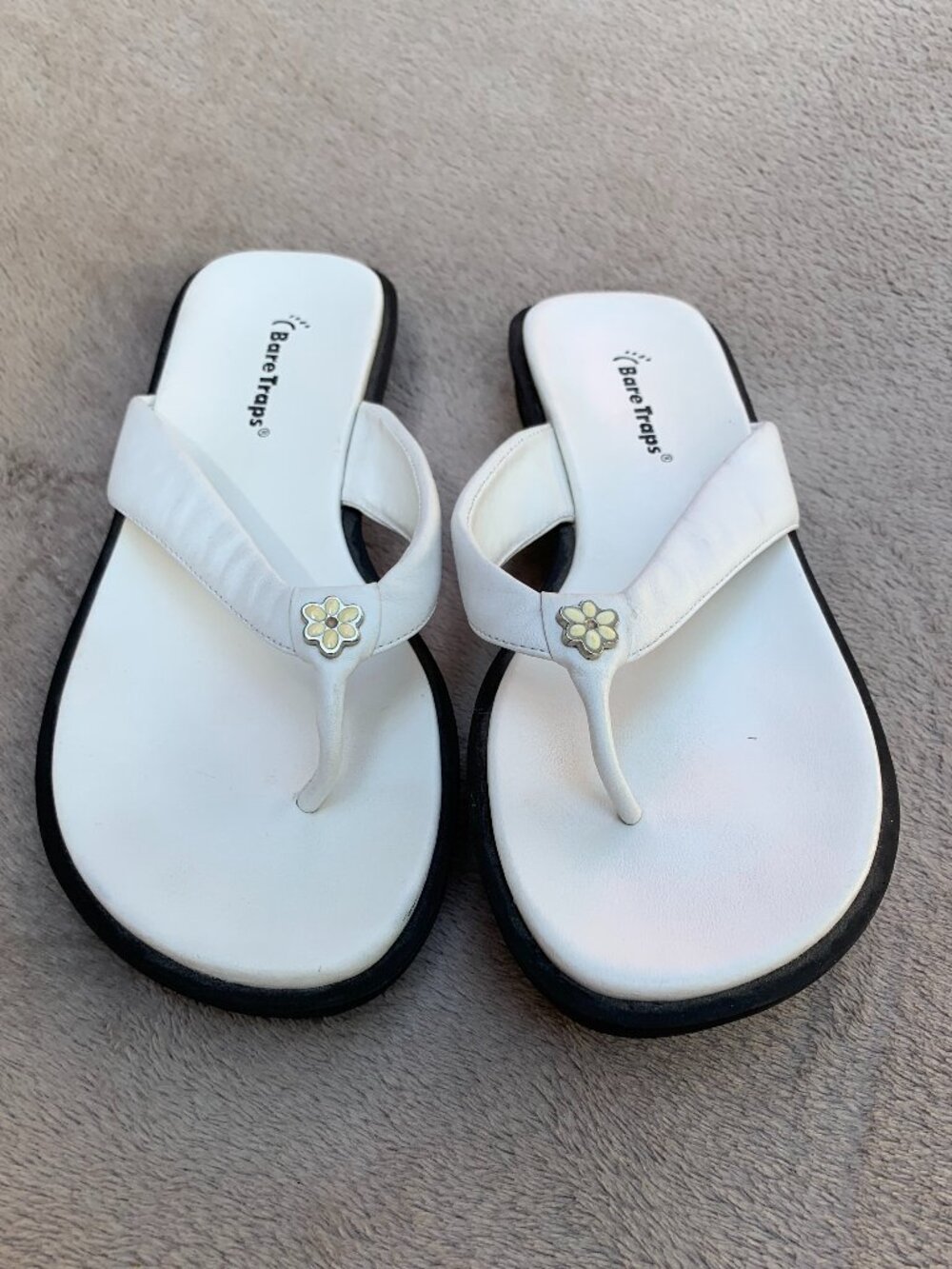 BareTraps Baxter Leather Thong Sandals Sz8
